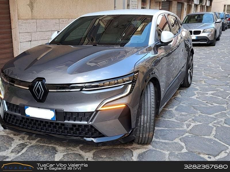Gray Usata 2022 Renault Mégane Techno Berlina | 27.900 € (Buon prezzo) - Immagine 1/4