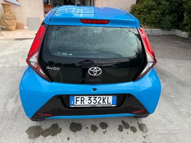 Usata Toyota Aygo Connect Style 2018 Blu Utilitaria