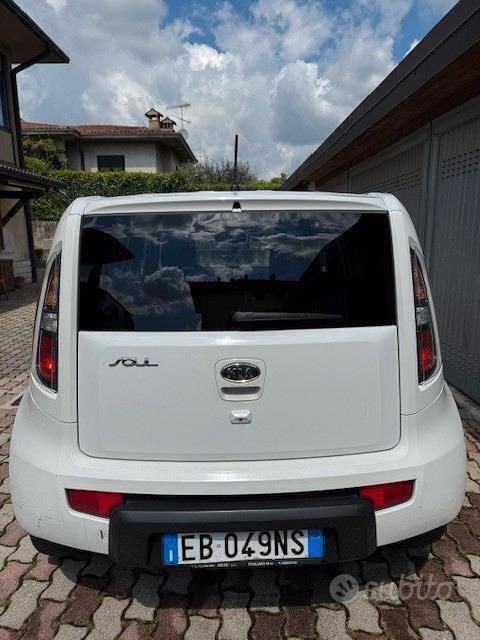 Usata Kia Soul 126 CV (92 kW) 2010 Bianco SUV