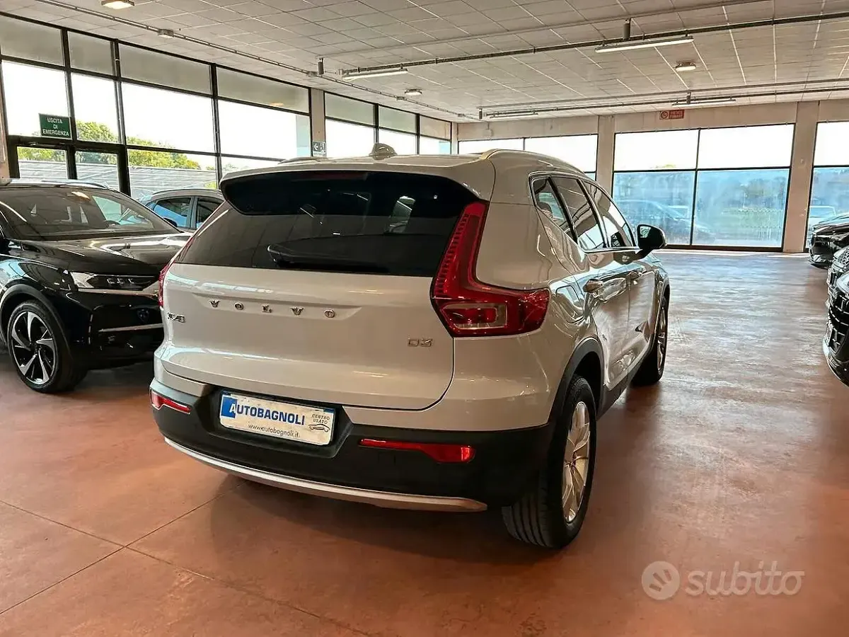 Usata Volvo XC40 Momentum 150 CV (110 kW) 2020 Grigio SUV