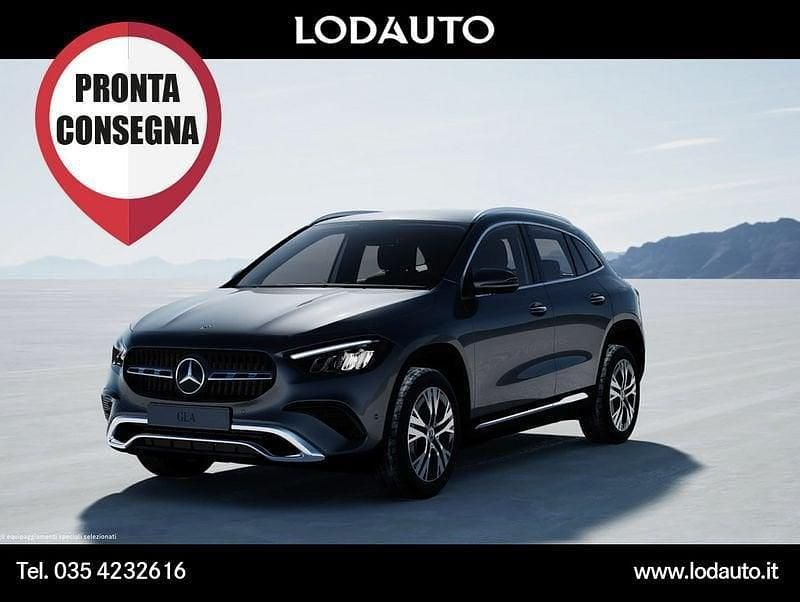 Nuova Mercedes GLA200 150 CV (110 kW) 2025 Grigio SUV