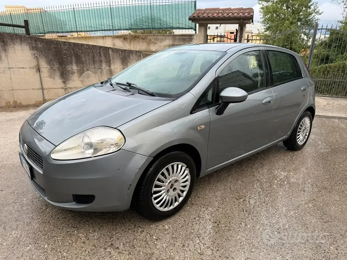 Usata Fiat Punto 75 CV (55 kW) 2008 Grigio Utilitaria