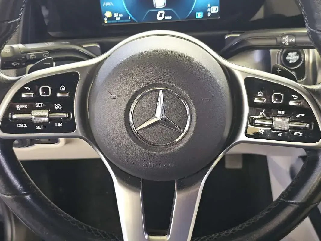 Usata Mercedes GLB200 150 CV (110 kW) 2022 Nero SUV