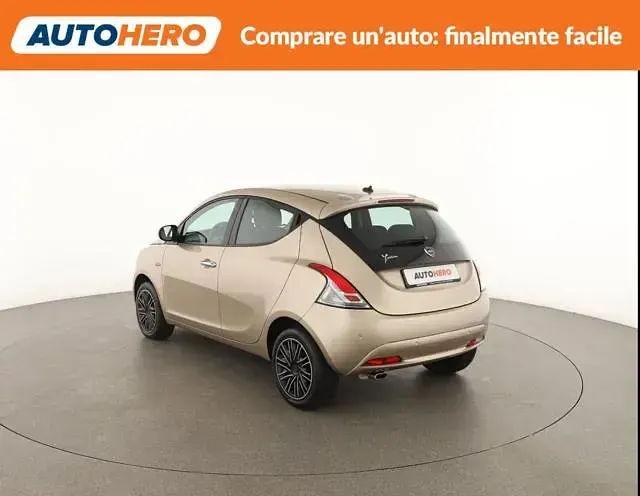 Usata Lancia Ypsilon Gold 70 CV (51 kW) 2020 Oro Utilitaria