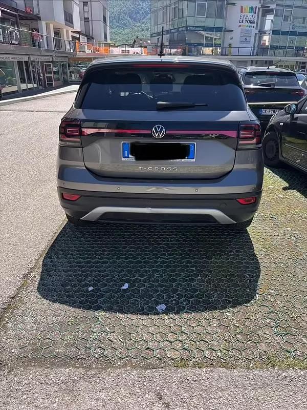 Usata VW T-Cross 95 CV (69 kW) 2020 Grigio SUV