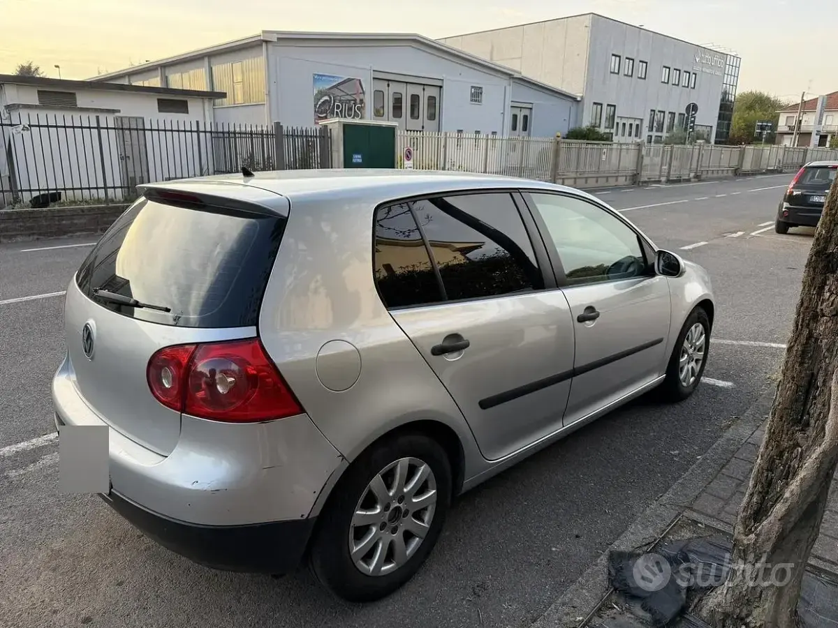 Usata VW Golf V 102 CV (75 kW) 2007 Grigio Berlina
