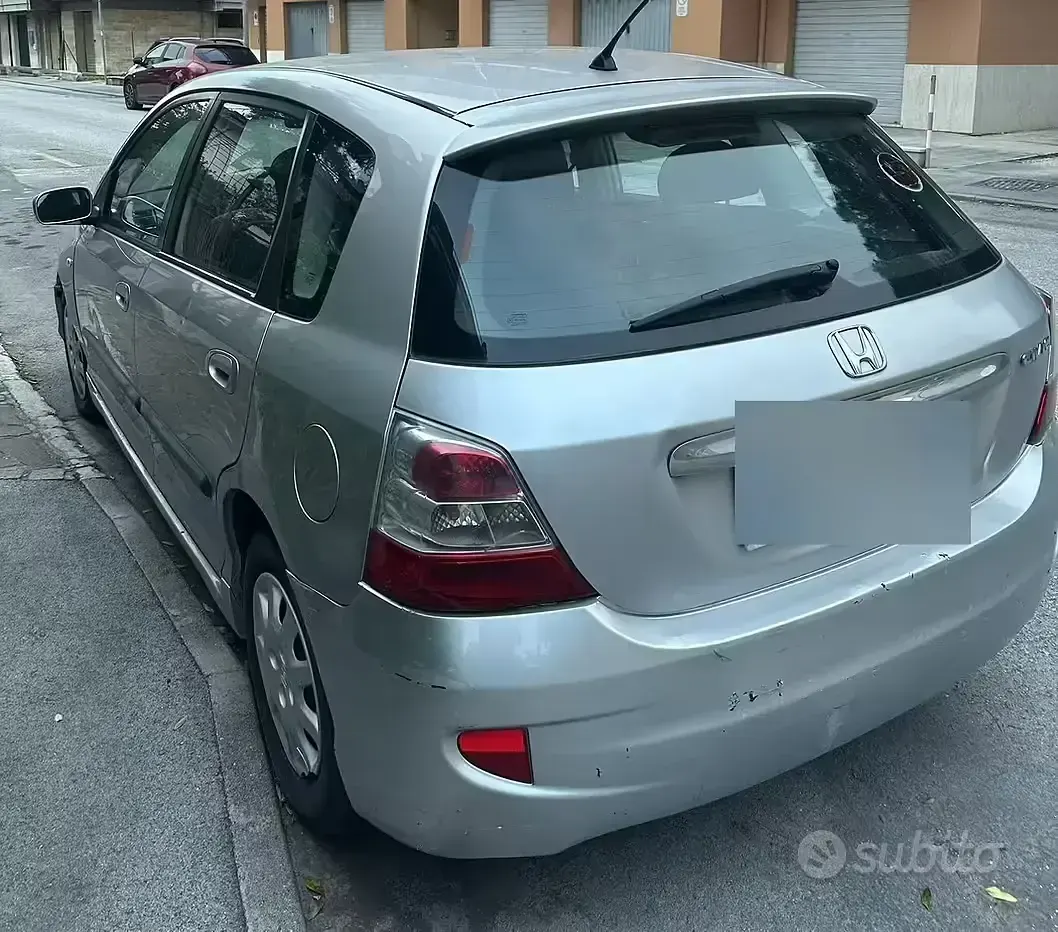 Usata Honda Civic 75 CV (55 kW) 2005 Grigio Berlina