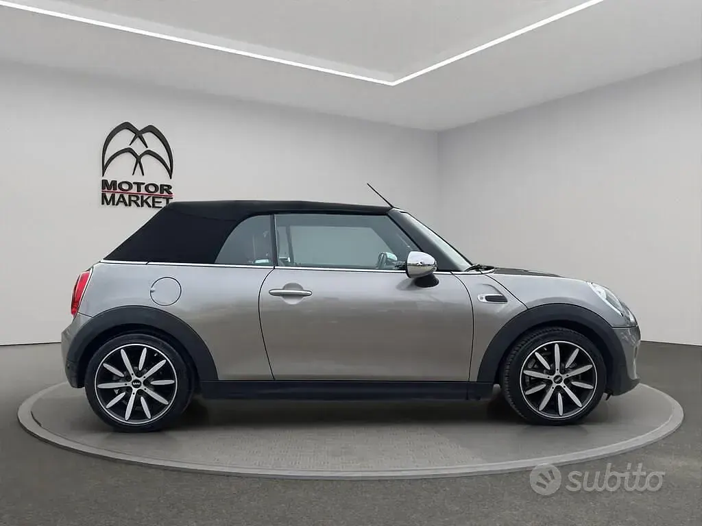 Usata Mini Cooper D Cabriolet 116 CV (85 kW) 2016 Grigio / gray Cabrio