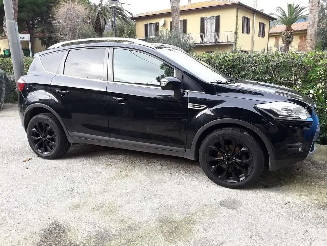 Usata Ford Kuga Individual 163 CV (119 kW) 2011 Nero SUV