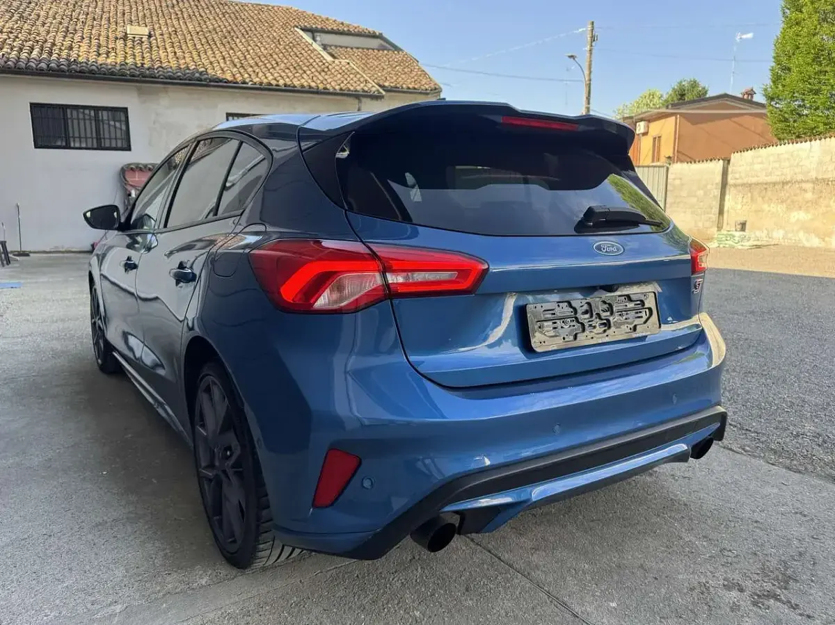 Usata Ford Focus ST 280 CV (205 kW) 2019 Blu/azzurro Berlina
