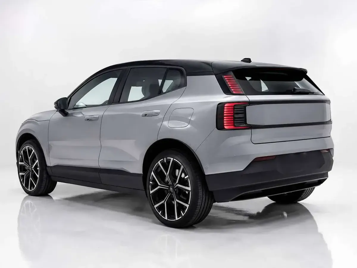 Usata Volvo EX30 Plus 75 kW (102 CV) 2024 Diversi colori SUV