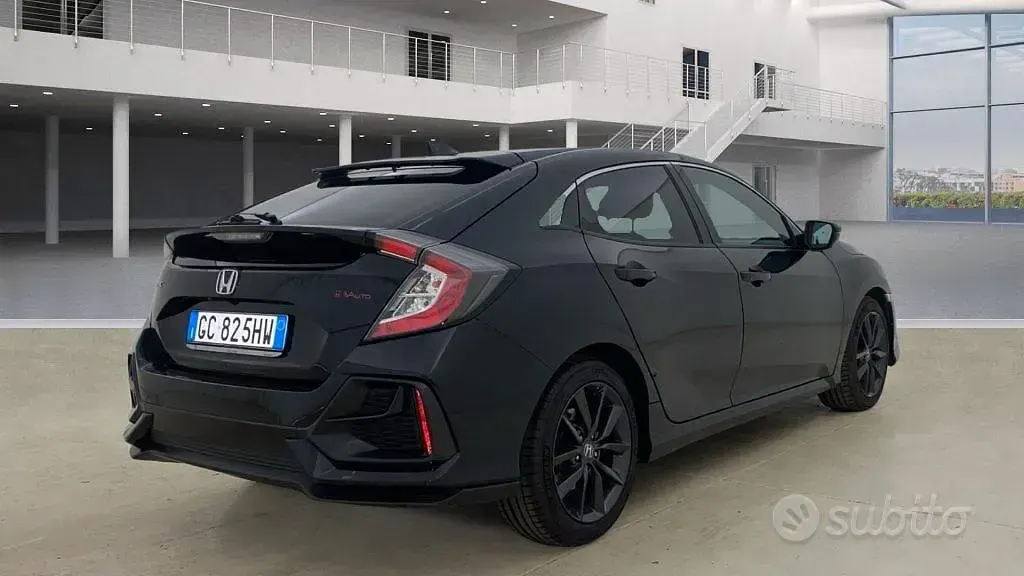 Usata Honda Civic Elegance 120 CV (88 kW) 2020 Nero metallizzato Berlina