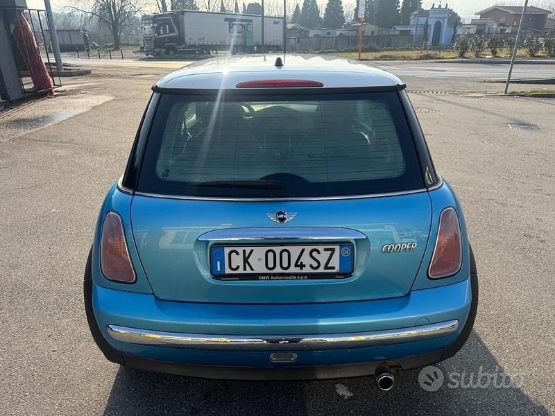 Usata Mini Cooper 116 CV (85 kW) 2004 Blu Utilitaria
