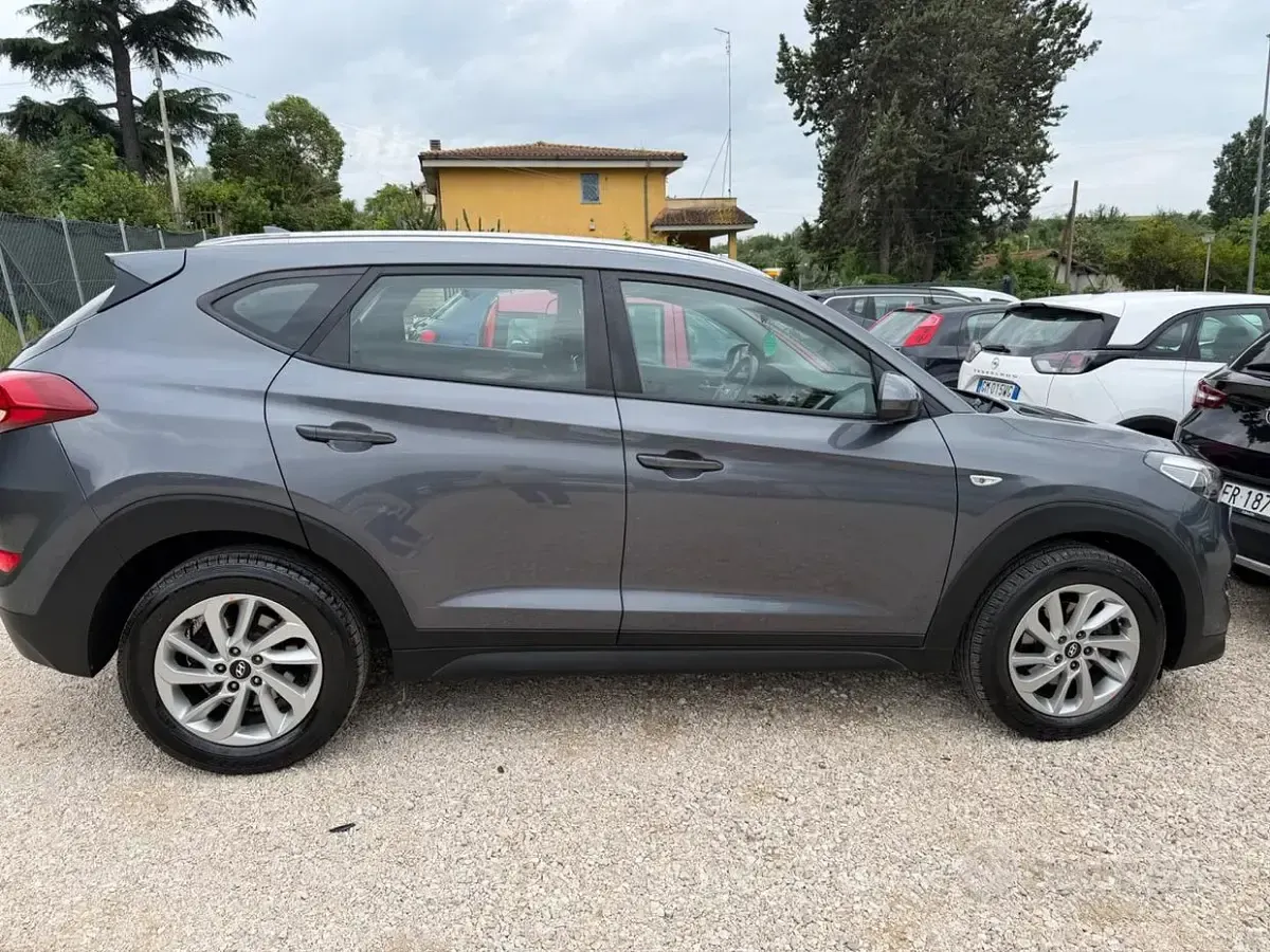 Käytetty Hyundai Tucson Xpossible 141 HP (103 kW) 2018 Harmaa Katumaasturi