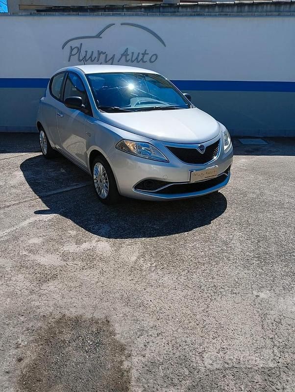 Usata Lancia Ypsilon S 95 CV (69 kW) 2016 Grigio Utilitaria