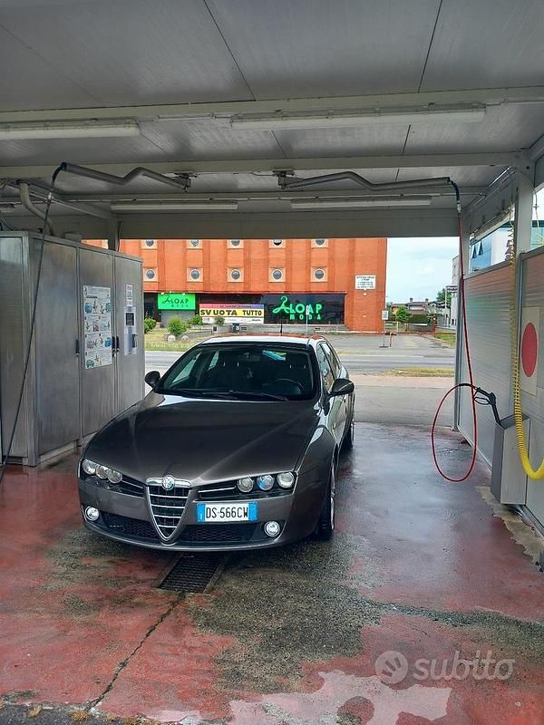 Usata Alfa Romeo 159 Progression 150 CV (110 kW) 2008 Marrone Station wagon