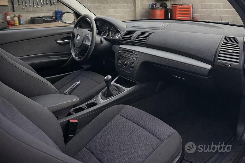 Begagnad BMW 118 Coupé Efficient Dynamics 2009 Vit Sportkupé