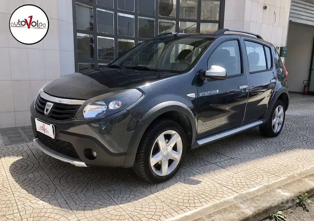 Usata Dacia Sandero Stepway 88 CV (64 kW) 2011 Grigio Berlina