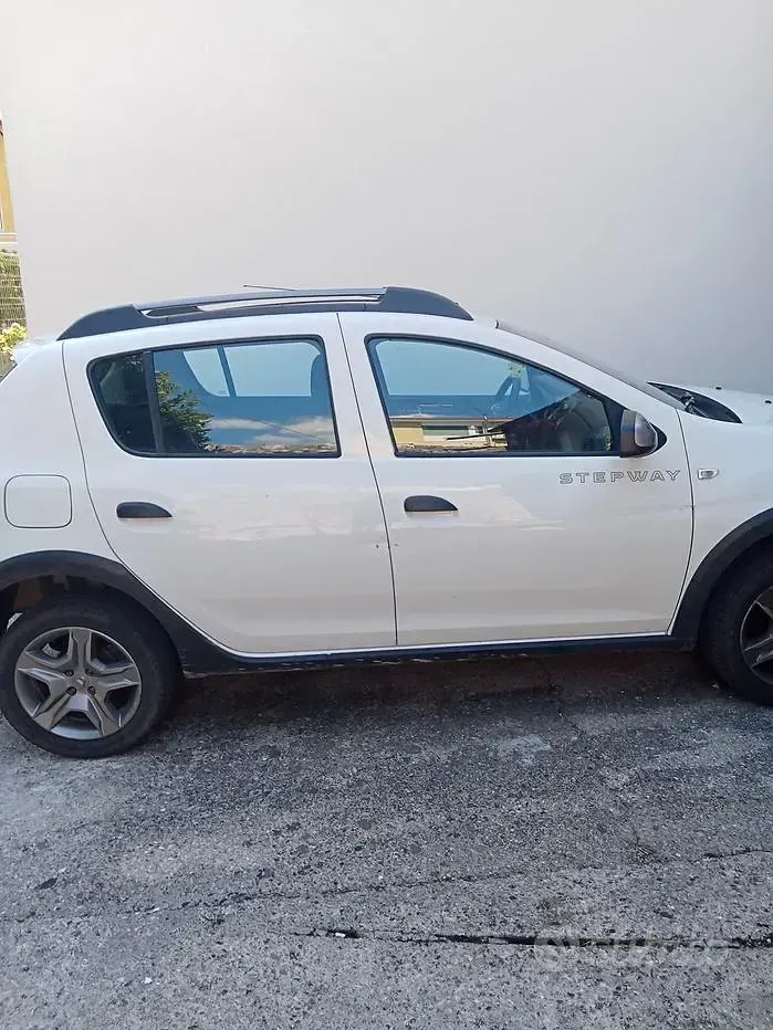 Usata Dacia Sandero Stepway 95 CV (69 kW) 2019 Bianco Berlina