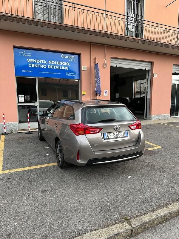 Usata Toyota Auris 90 CV (66 kW) 2015 Beige Station wagon
