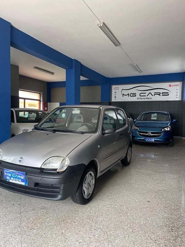 Usata Fiat 600 54 CV (39 kW) 2006 Grigio Berlina