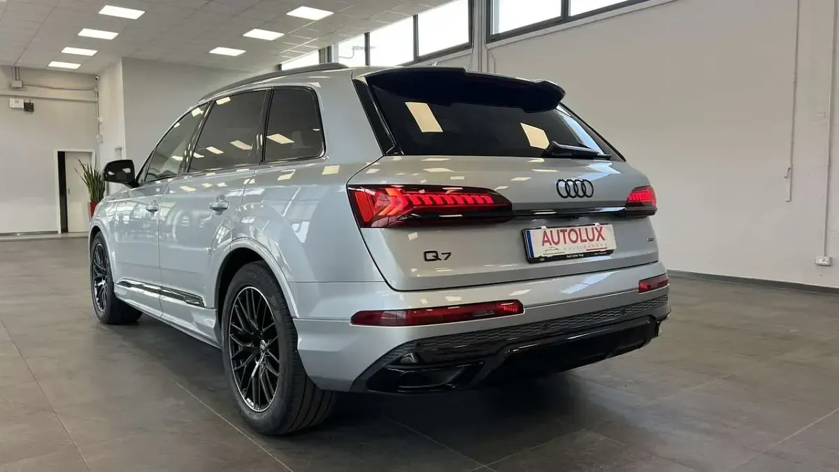 Usata Audi Q7 S-Line 286 CV (210 kW) 2024 Argento SUV