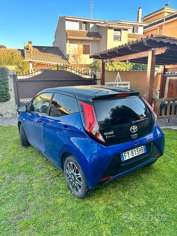 Usata Toyota Aygo X-clusiv 72 CV (52 kW) 2019 Blu Utilitaria