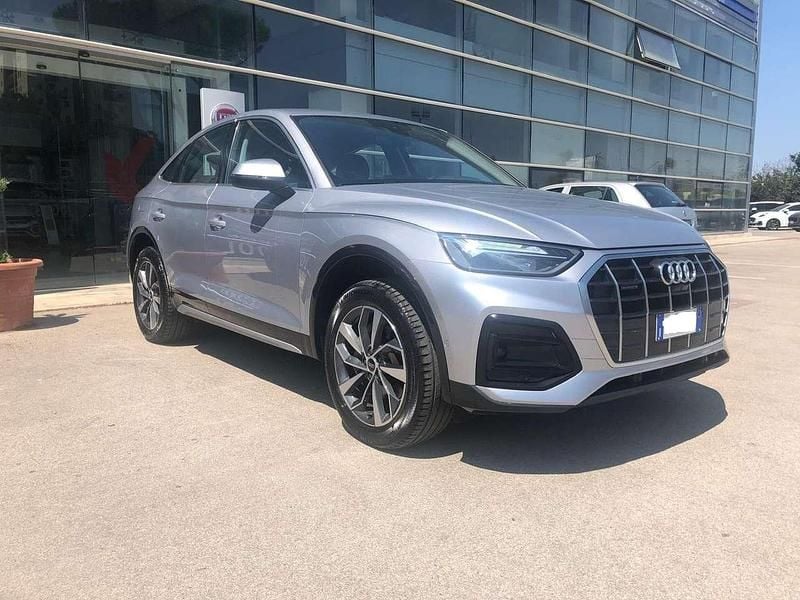 Argento fioretto metallizzato Usata 2023 Audi Q5 Sportback Ambiente SUV | 37.900 € (Super prezzo) - Immagine 1/4
