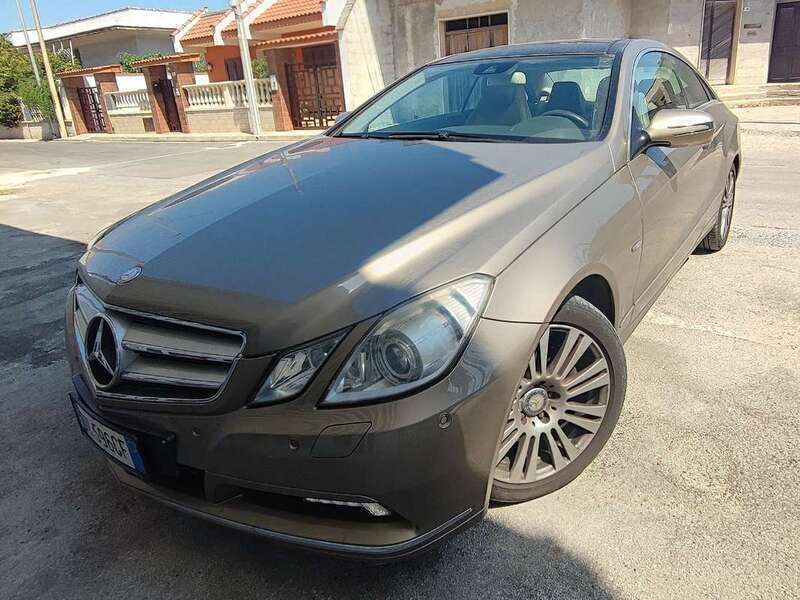 Usata 2009 Mercedes E250 Avantgarde Coupé | 8000 € (Buon prezzo) - Immagine 1/4
