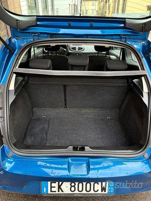 Usata Renault Clio III 75 CV (55 kW) 2011 Berlina