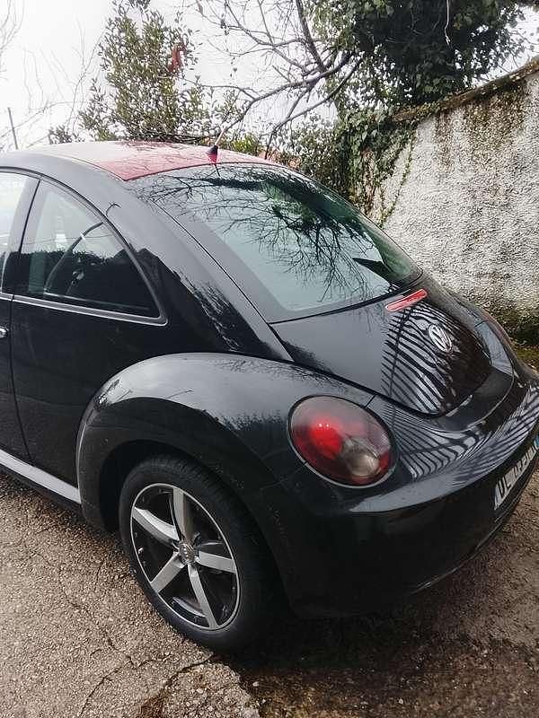 Usata VW New Beetle 105 CV (77 kW) 2008 Nero Utilitaria