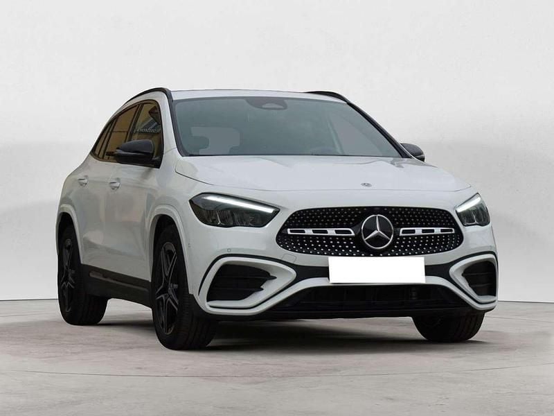 Bianco Usata 2024 Mercedes GLA200 AMG Line Premium Plus SUV | 43.990 € (Buon prezzo) - Immagine 1/4
