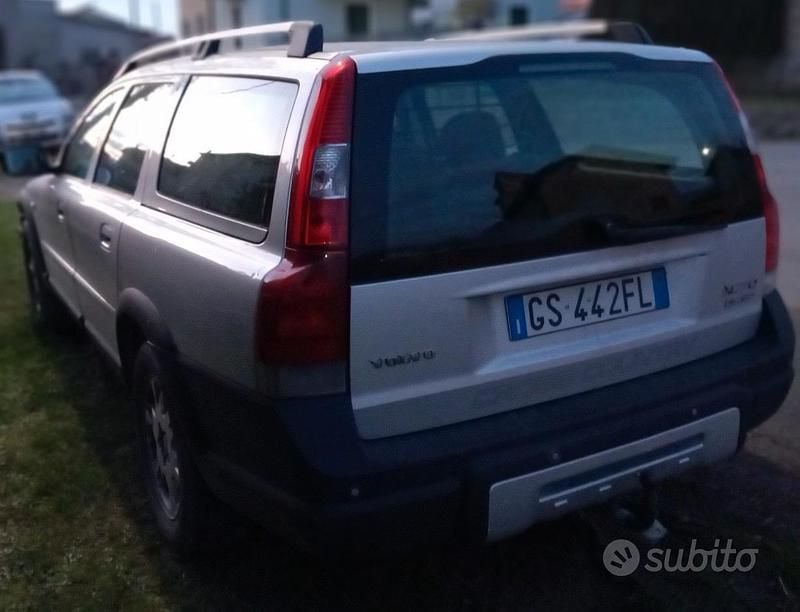 Usata Volvo XC70 163 CV (119 kW) 2004 Grigio Station wagon