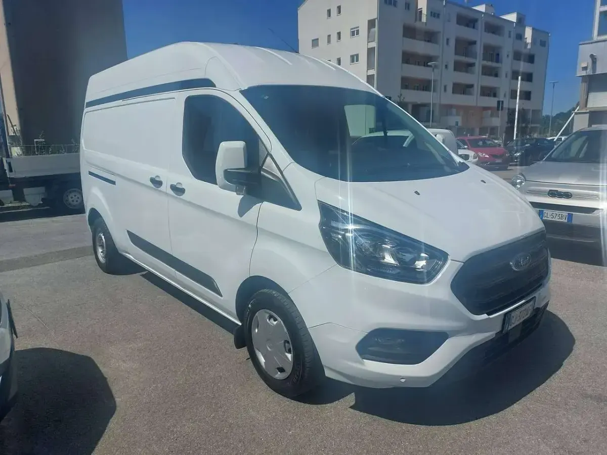 Usata Ford Transit Custom Trend 170 CV (125 kW) 2022 Bianco Furgone
