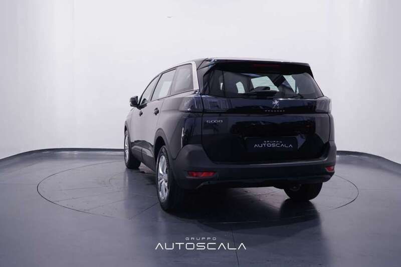 Usata Peugeot 5008 Active 131 CV (96 kW) 2023 Nero metallizzato Monovolume
