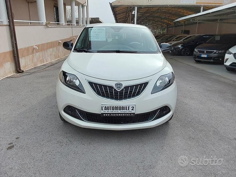 Usata Lancia Ypsilon Silver 69 CV (50 kW) 2022 Bianco Utilitaria