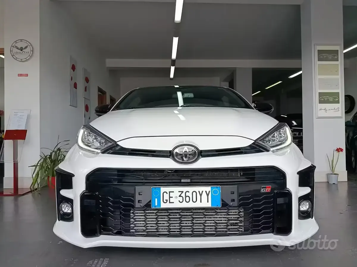 Usata Toyota Yaris 261 CV (191 kW) 2021 Bianco Utilitaria