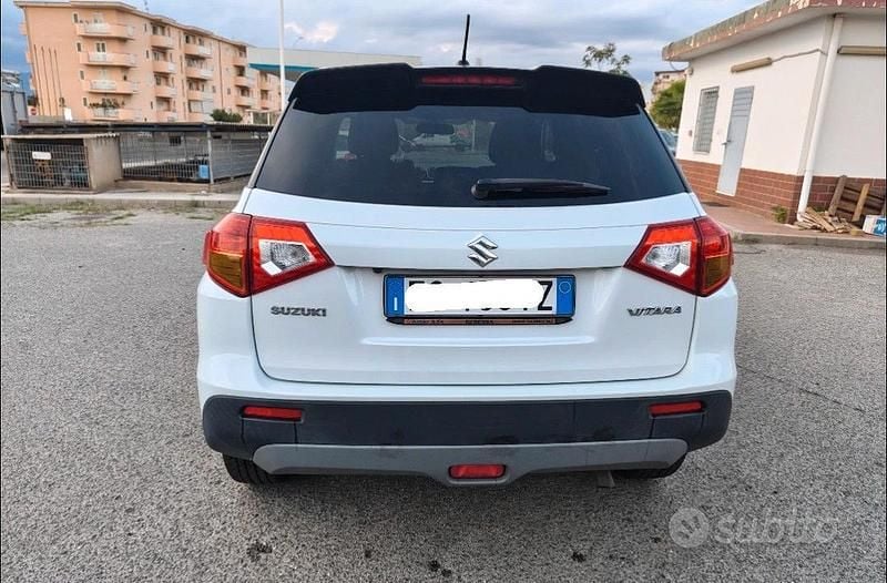 Usata Suzuki Vitara 120 CV (88 kW) 2017 Bianco SUV