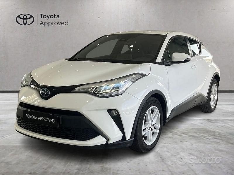 Usata Toyota C-HR Active 122 CV (89 kW) 2023 Bianco SUV