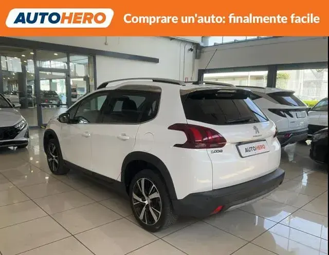 Usata Peugeot 2008 Allure 100 CV (73 kW) 2016 Bianco SUV