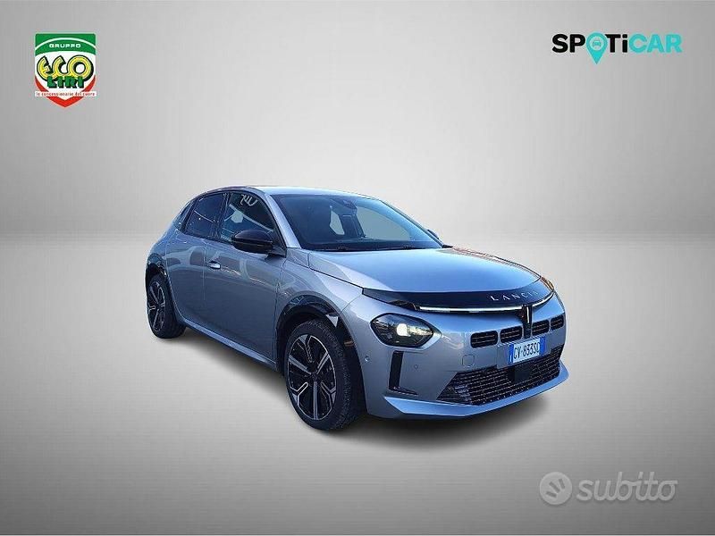 Usata Lancia Ypsilon 101 CV (74 kW) 2024 Grigio Utilitaria