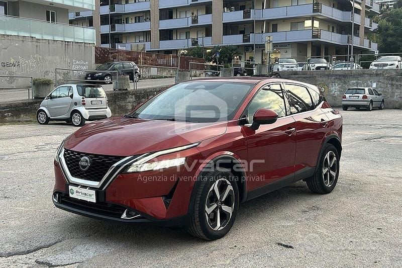 Usata Nissan Qashqai N-Connecta 140 CV (102 kW) 2023 Rosso SUV
