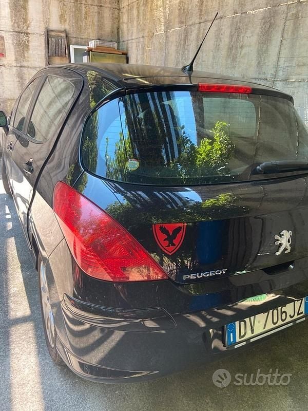 Usata Peugeot 308 90 CV (66 kW) 2010 Nero Berlina