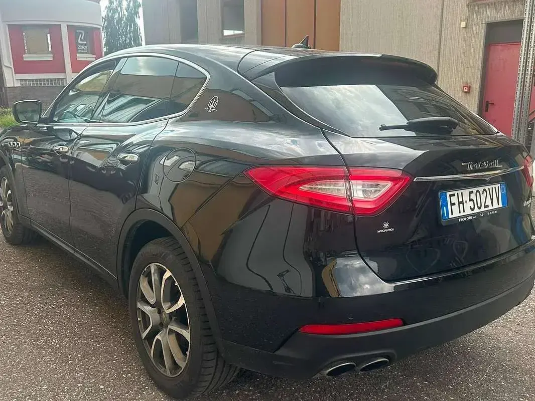 Usata Maserati Levante 250 CV (183 kW) 2017 Nero SUV