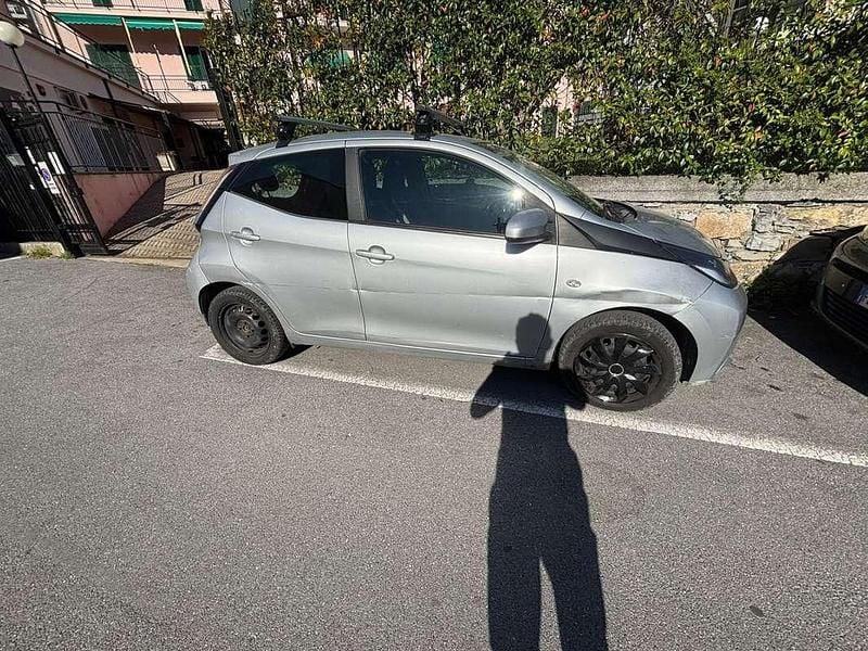 Usata Toyota Aygo X-clusiv 69 CV (50 kW) 2016 Utilitaria