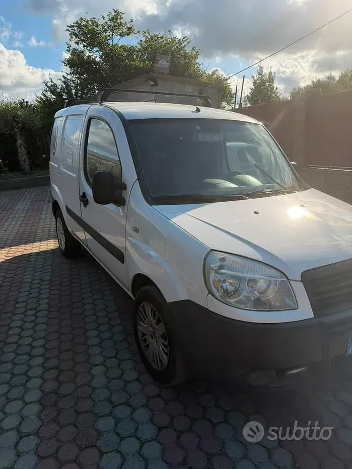 Usata Fiat Doblò 105 CV (77 kW) 2009 Monovolume