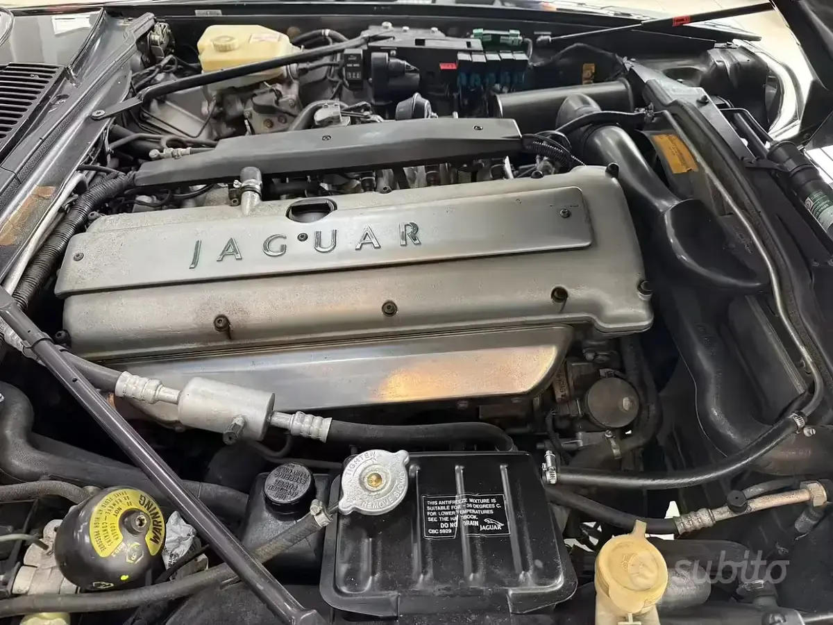 Usata Jaguar XJS 232 CV (170 kW) 1995 Nero Cabrio