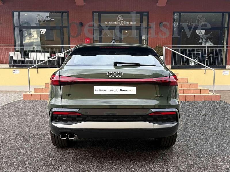 Nuova Audi Q5 Sportback Advanced 204 CV (150 kW) 2026 Verde distretto metallizzato SUV
