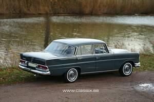Usata Mercedes 220 110 CV (80 kW) 1965 Grigio Berlina
