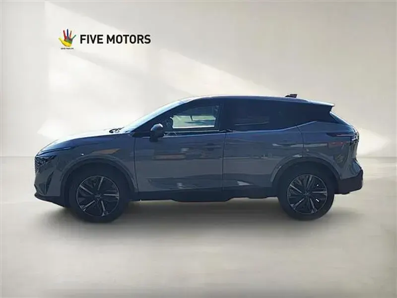 Usata Nissan Qashqai Tekna 205 CV (150 kW) 2025 Grigio chiaro SUV